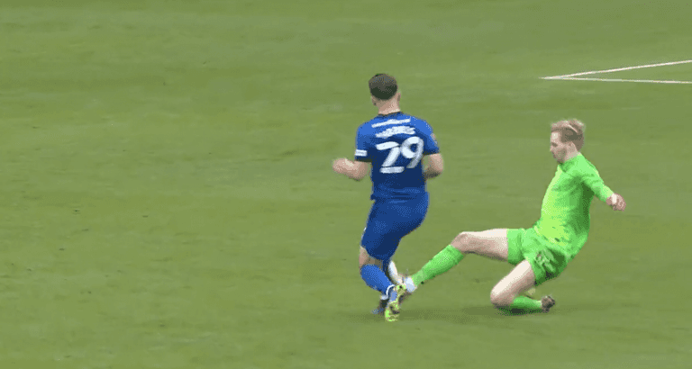 “He’s got the benefit of the doubt” – Kelleher escapes red card during Liverpool vs Cardiff cup tie