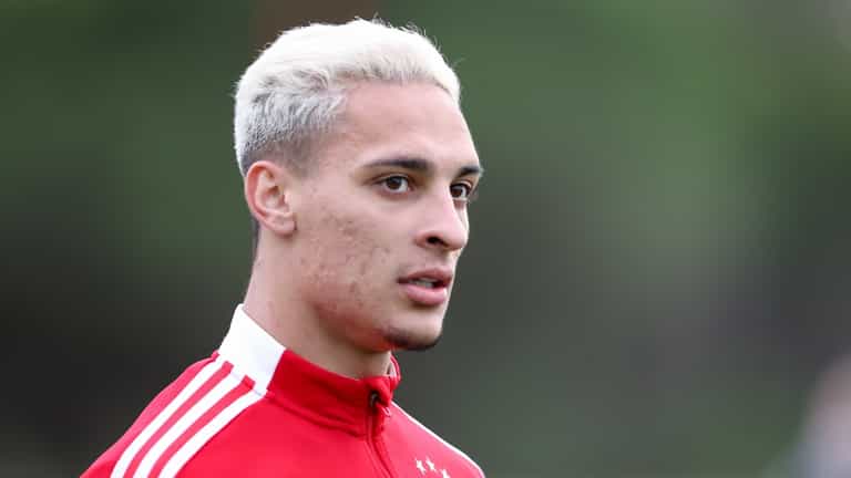 Antony left out of Ajax squad as Man United learn asking price for winger