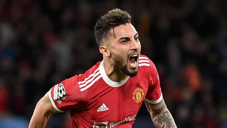 Man United finally set to sell a player to big-spending Saudi club Man United finally set to sell a player to big-spending Saudi club