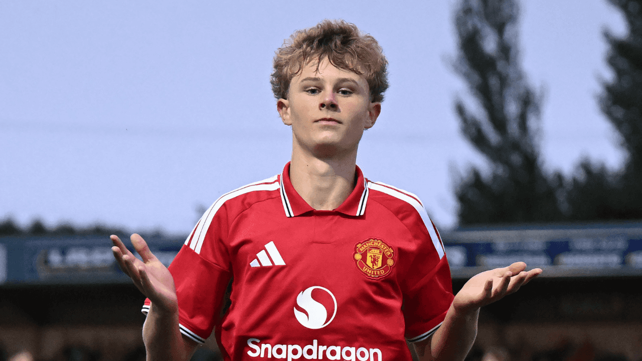 Manchester United’s Clare teen chooses Ireland after England call-up