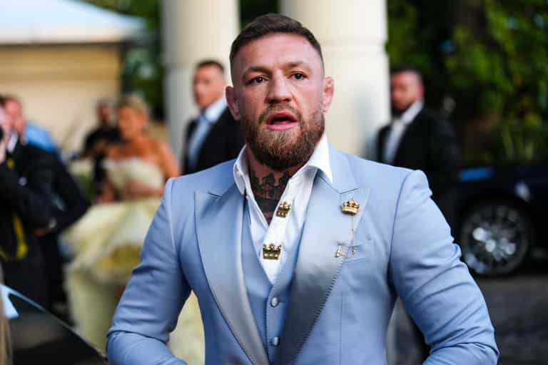 Conor McGregor ‘offered’ blockbuster UFC title shot in January Conor McGregor ‘offered’ blockbuster UFC title shot in January