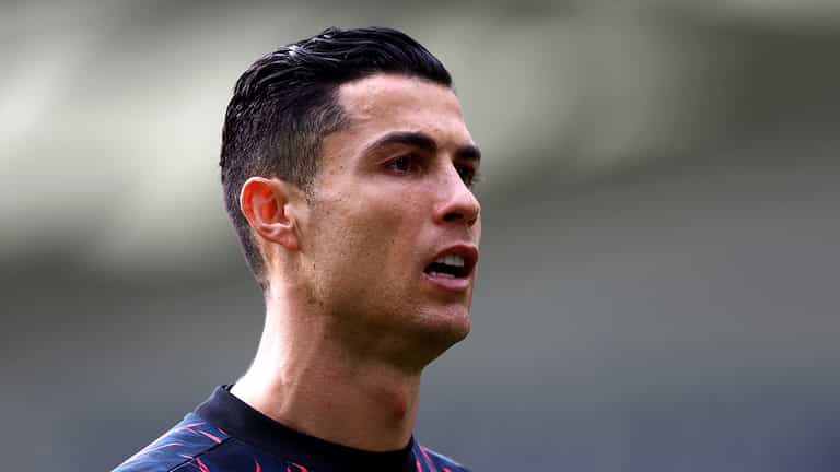 Cristiano Ronaldo ‘took home bonus payment’ days before telling Man United he wanted to leave Cristiano Ronaldo ‘took home bonus payment’ days before telling Man United he wanted to leave