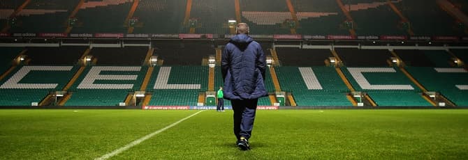 VINE: Irish team arrive to a chorus of boos at Celtic Park