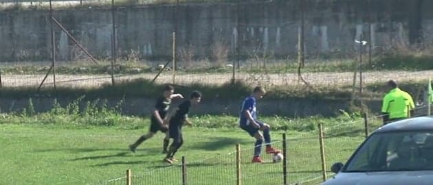 VIDEO: Greek kid pulls off unbelievable move to beat two defenders