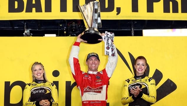 VINE: Kevin Harvick celebrates NASCAR title with sweet burnout