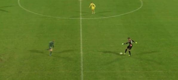 GIF: Slovenian ‘keeper wants to be Manuel Neuer, promptly f**ks it up