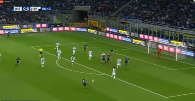 Radja Nainggolan smashes in cracking volley to give Inter the lead over Juve Radja Nainggolan smashes in cracking volley to give Inter the lead over Juve