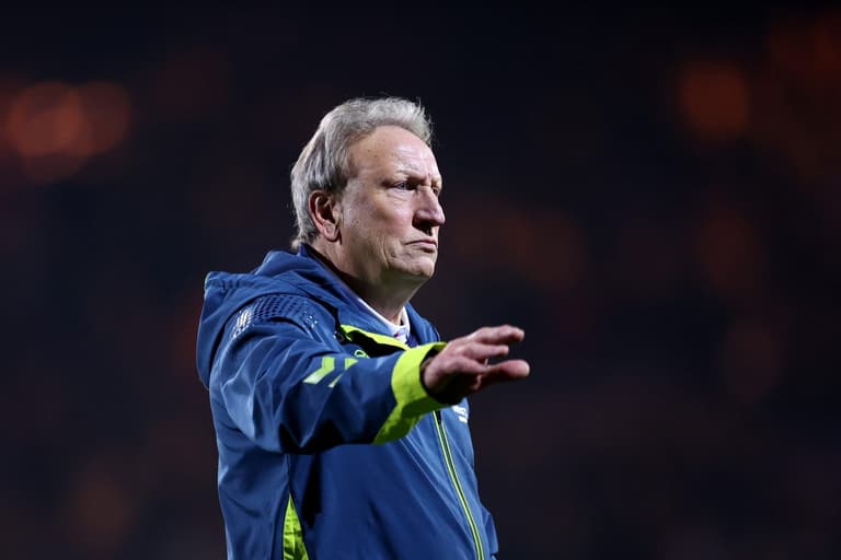 “He’s got to show what’s between his legs now.” – Warnock accuses refs of big club bias “He’s got to show what’s between his legs now.” – Warnock accuses refs of big club bias