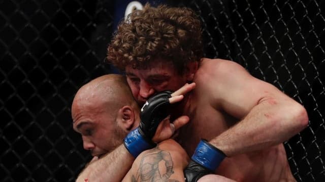 Stoppages don’t come much more controversial than Ben Askren’s victorious UFC debut Stoppages don’t come much more controversial than Ben Askren’s victorious UFC debut