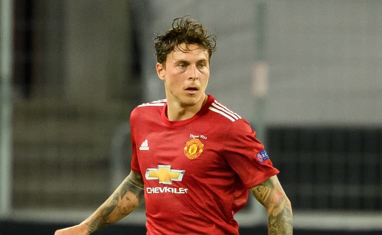 Victor Lindelof chases and detains thief while on holiday in Sweden