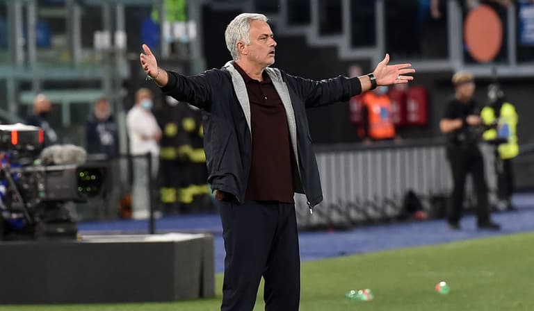 Jose Mourinho sent off for touchline theatrics during draw against Napoli Jose Mourinho sent off for touchline theatrics during draw against Napoli