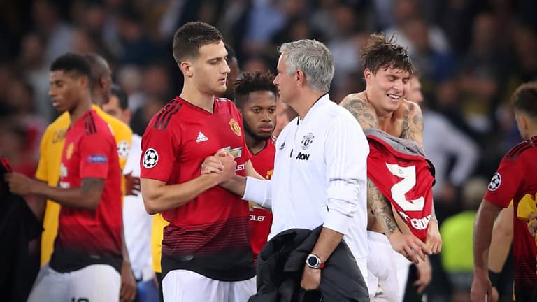 Jose Mourinho reportedly keen to sign Diogo Dalot from Man United in January Jose Mourinho reportedly keen to sign Diogo Dalot from Man United in January