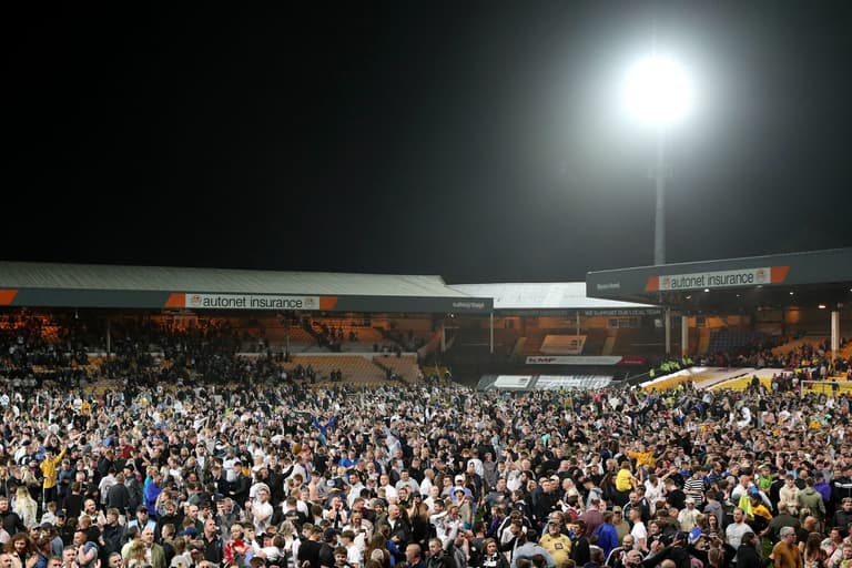 Mandela Egbo blasts ‘scummy fans’ who ‘threw punches’ at him after Port Vale’s play-off win Mandela Egbo blasts ‘scummy fans’ who ‘threw punches’ at him after Port Vale’s play-off win