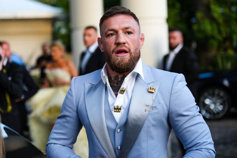 Conor McGregor ‘offered’ blockbuster UFC title shot in January Conor McGregor ‘offered’ blockbuster UFC title shot in January