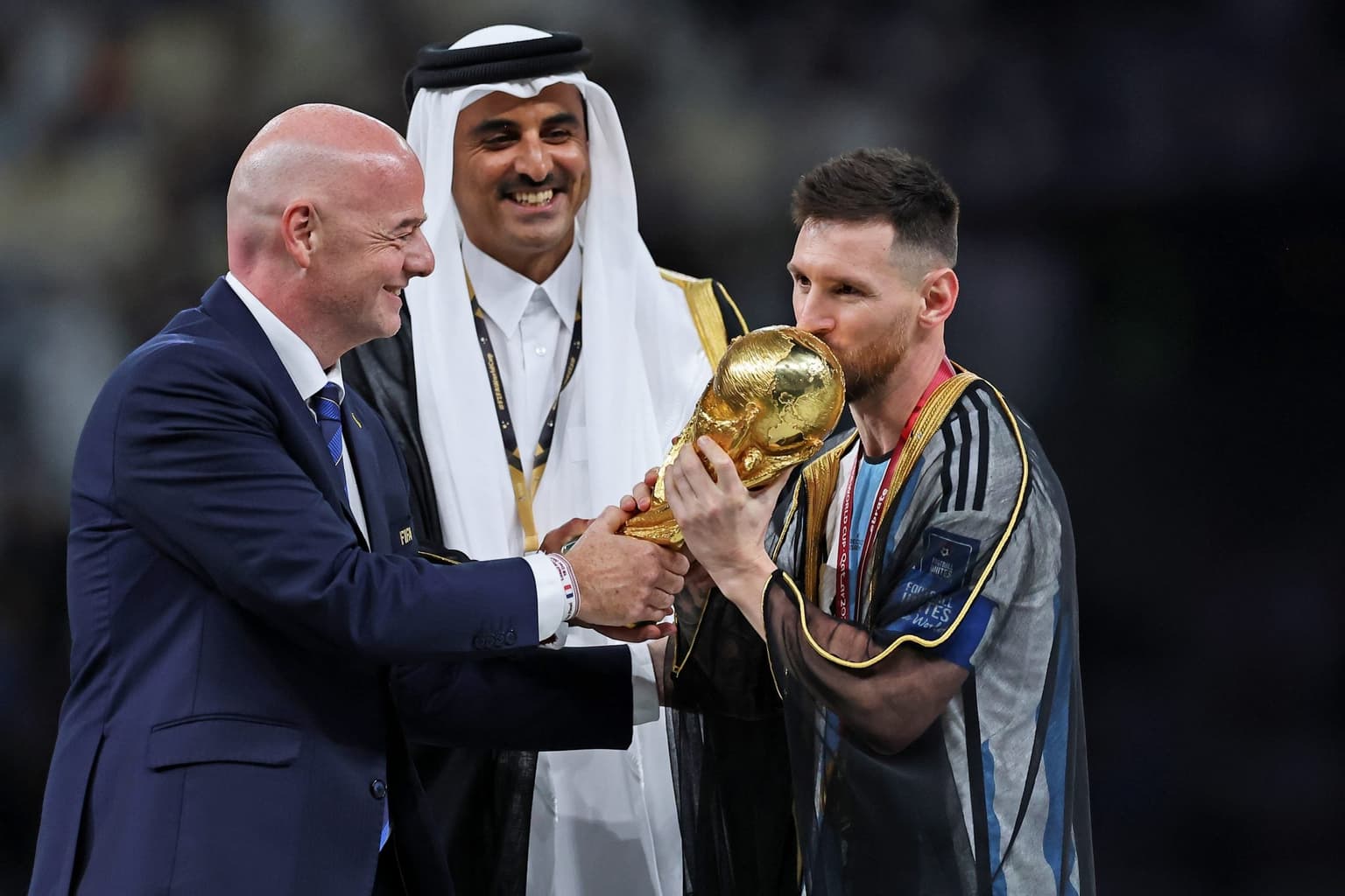 The meaning behind ‘robe’ that was put on Messi for World Cup ceremony