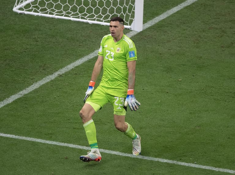 Emi Martinez spends £20,000 on guard dog to protect World Cup winners medal Emi Martinez spends £20,000 on guard dog to protect World Cup winners medal