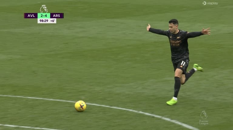 Gabriel Martinelli celebrates goal before he even scores it to seal Arsenal win