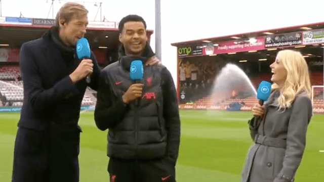 Peter Crouch cracks Cody Gakpo up with record jibe Peter Crouch cracks Cody Gakpo up with record jibe