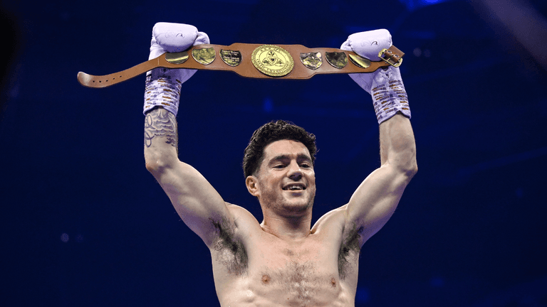 Tributes from boxing world pour in as Galway’s John Cooney dies following Belfast fight Tributes from boxing world pour in as Galway’s John Cooney dies following Belfast fight
