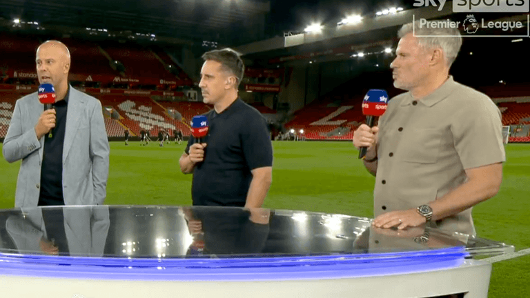 Arne Slot defends himself after Carragher criticism in awkward interview Arne Slot defends himself after Carragher criticism in awkward interview