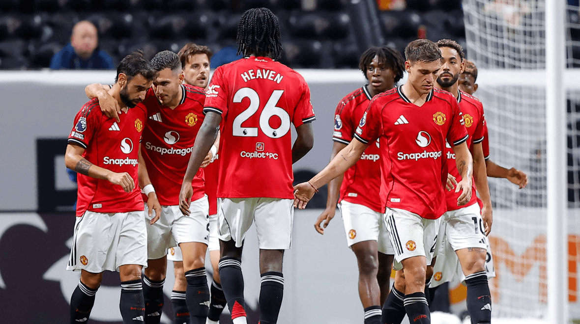 Man United fans are furious with one player after last night’s pre-season draw with Everton