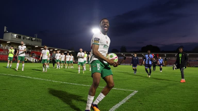 Cork City star scores one of the most bizarre solo-goals you’ll ever see Cork City star scores one of the most bizarre solo-goals you’ll ever see