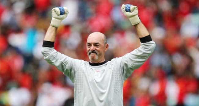 Grobbelaar labels Liverpool goalkeeper Simon Mignolet ‘worse than Dracula’ Grobbelaar labels Liverpool goalkeeper Simon Mignolet ‘worse than Dracula’