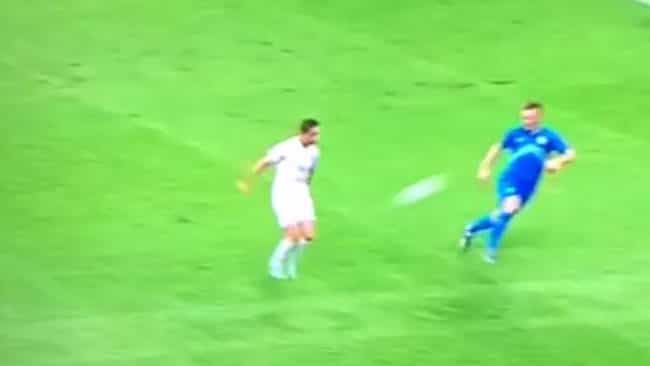 Vine: Jordan Henderson makes high-pitched Banshee shriek after awful misplaced pass Vine: Jordan Henderson makes high-pitched Banshee shriek after awful misplaced pass