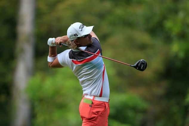 Golfer nails hole-in-one, pays off fan’s mortgage for a year Golfer nails hole-in-one, pays off fan’s mortgage for a year