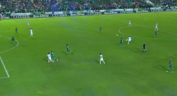Video: Commentator loses his shit after Ronaldinho’s outstanding volleyed assist Video: Commentator loses his shit after Ronaldinho’s outstanding volleyed assist