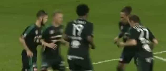 VIDEO: This corner kick routine is both the best and worst set-piece of all time VIDEO: This corner kick routine is both the best and worst set-piece of all time