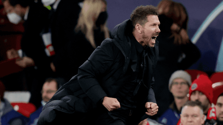 Diego Simeone struck by bottles from crowd after Champions League win Diego Simeone struck by bottles from crowd after Champions League win