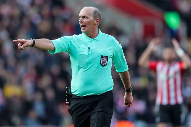 Premier League referee Mike Dean to quit at the end of the season Premier League referee Mike Dean to quit at the end of the season