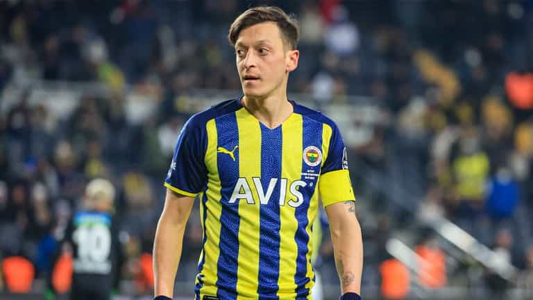 Mesut Ozil ‘suspended indefinitely’ from Fenerbahce squad Mesut Ozil ‘suspended indefinitely’ from Fenerbahce squad