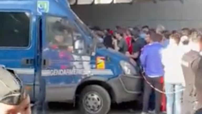 Fans caught up in ‘chaos’ outside Stade de France before Champions League final Fans caught up in ‘chaos’ outside Stade de France before Champions League final