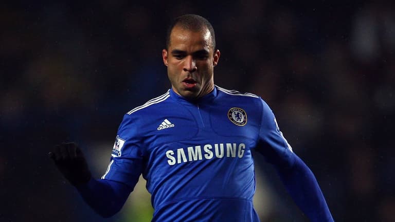 Former Chelsea defender Alex undergoes heart bypass surgery Former Chelsea defender Alex undergoes heart bypass surgery