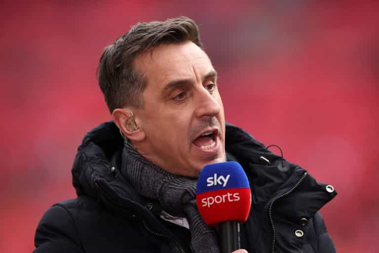 Gary Neville goes full Rafa Benitez in ‘best ever PL full back’ debate on Twitter Gary Neville goes full Rafa Benitez in ‘best ever PL full back’ debate on Twitter