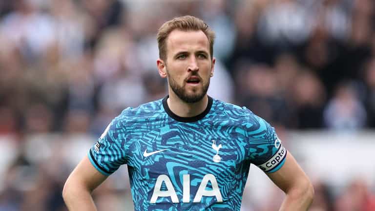 Manchester United step up interest in Harry Kane Manchester United step up interest in Harry Kane