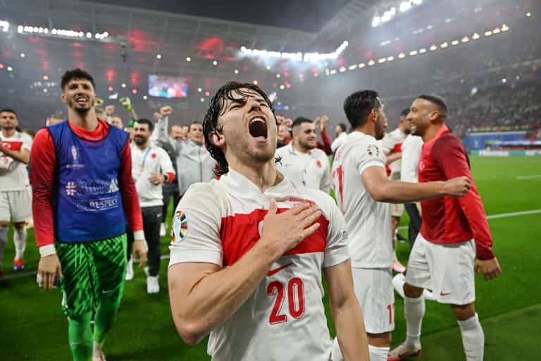 Turkey team and staff ordered 300 doner kebabs after Euro 2024 win over Austria Turkey team and staff ordered 300 doner kebabs after Euro 2024 win over Austria