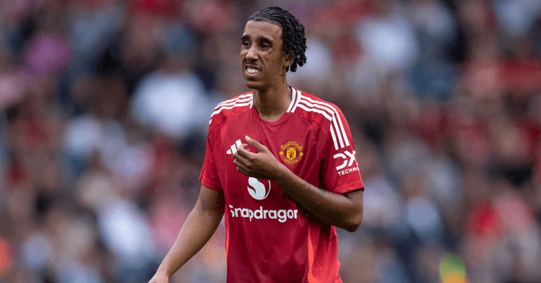 Leny Yoro return date set as Man United star suffers metatarsal injury Leny Yoro return date set as Man United star suffers metatarsal injury