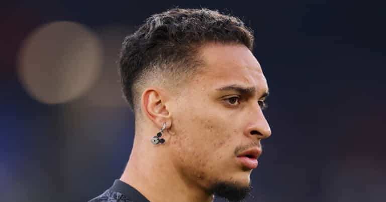 Man United winger Antony ‘set to leave the club tonight’ Man United winger Antony ‘set to leave the club tonight’