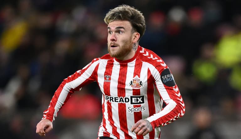 Aaron Connolly set to leave Sunderland after four months to join Championship team Aaron Connolly set to leave Sunderland after four months to join Championship team