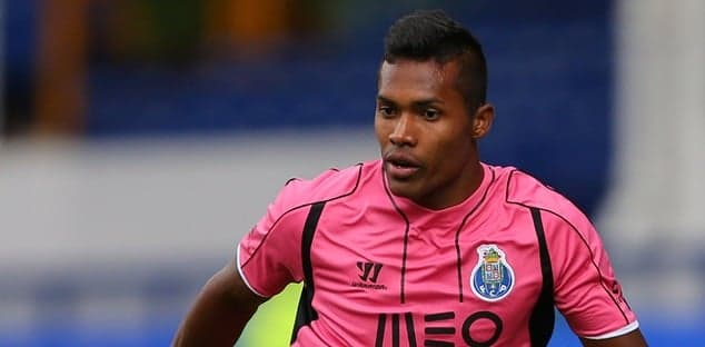 Porto full-back scores with luckiest lob of the season Porto full-back scores with luckiest lob of the season