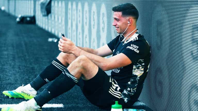 It was Pierre-Emerick Aubameyang’s final but Emiliano Martinez’s moment It was Pierre-Emerick Aubameyang’s final but Emiliano Martinez’s moment
