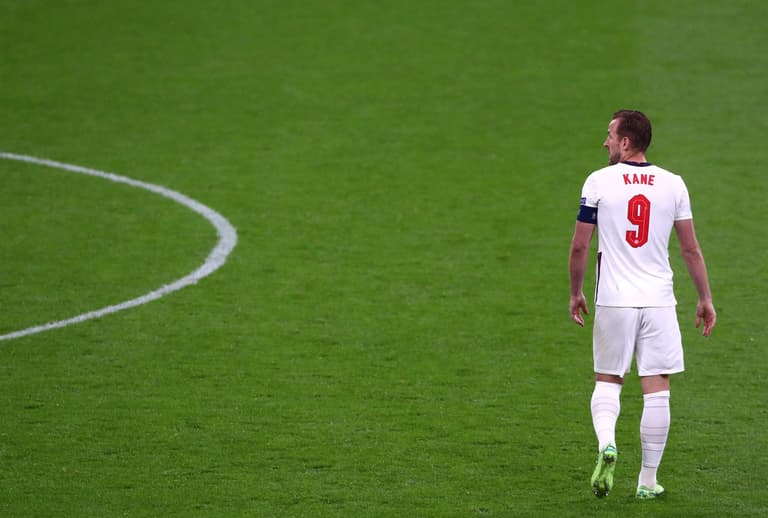Fans react to another disappointing Harry Kane display Fans react to another disappointing Harry Kane display