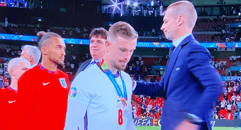 Jordan Henderson shows his humility again as one of 7 England players to hold onto his medal Jordan Henderson shows his humility again as one of 7 England players to hold onto his medal