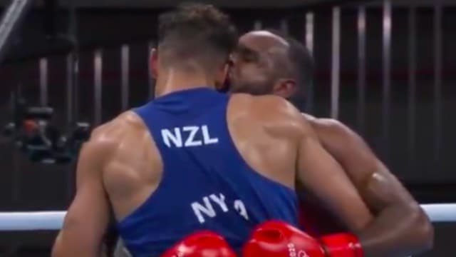 “An act of absolute madness” – Olympic boxer attempts to bite his opponent’s ear “An act of absolute madness” – Olympic boxer attempts to bite his opponent’s ear