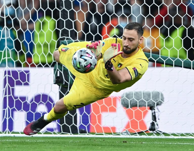 Gianluigi Donnarumma booed by own fans during Italy’s Nations League semi-final Gianluigi Donnarumma booed by own fans during Italy’s Nations League semi-final