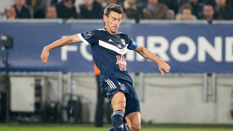 Laurent Koscielny fires back at Bordeaux after being banished from squad Laurent Koscielny fires back at Bordeaux after being banished from squad
