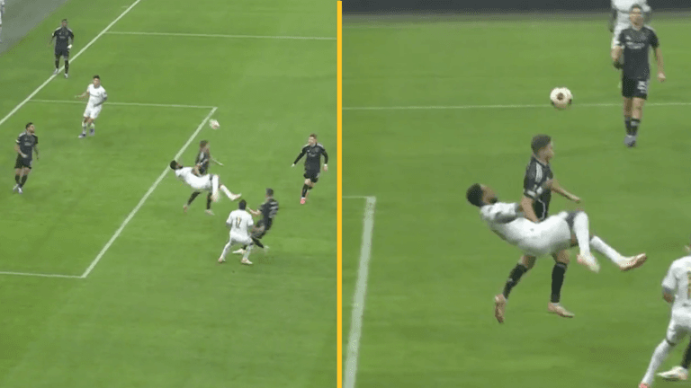 Aubameyang scores stunning overhead kick in Europa League clash Aubameyang scores stunning overhead kick in Europa League clash